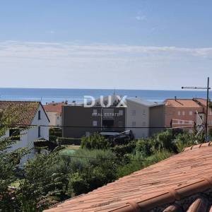 ISTRA, SAVUDRIJA - Dvije kuće s garažama + građevinsko zemljište - 200 m OD MORA!!