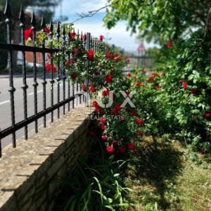 ISTRA, SAVUDRIJA - Dvije kuće s garažama + građevinsko zemljište - 200 m OD MORA!!