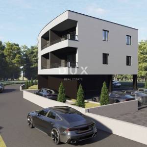 ISTRA, ŠTINJAN - Građevinsko zemljište s građevinskom dozvolom za modernu zgradu od 7 stanova, na svega 500m od plaža