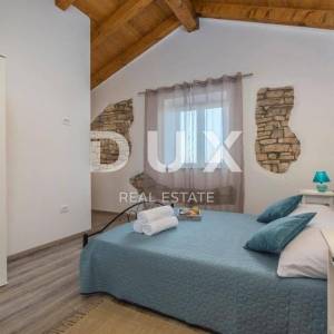 ISTRA, SVETI LOVREČ – Autohtona kamena vila s bazenom i 5000 m² privatnog imanja