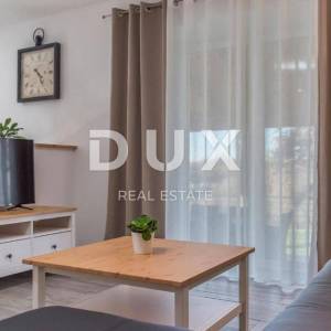 ISTRA, SVETI LOVREČ – Autohtona kamena vila s bazenom i 5000 m² privatnog imanja