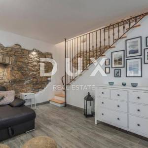 ISTRA, SVETI LOVREČ – Autohtona kamena vila s bazenom i 5000 m² privatnog imanja