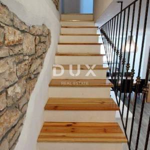 ISTRA, SVETI LOVREČ – Autohtona kamena vila s bazenom i 5000 m² privatnog imanja