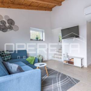 Istra, Sveti Petar u Šumi- Kuća s bazenom okružena zelenilom