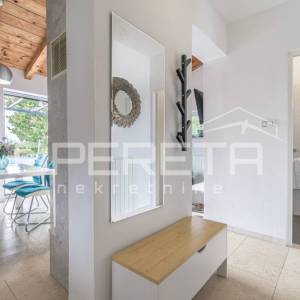 Istra, Sveti Petar u Šumi- Kuća s bazenom okružena zelenilom