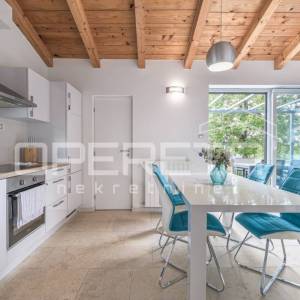 Istra, Sveti Petar u Šumi- Kuća s bazenom okružena zelenilom