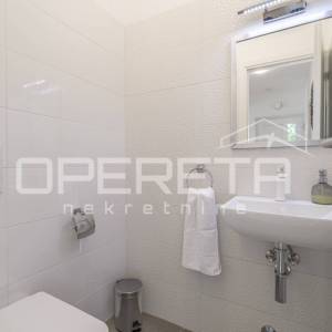 Istra, Sveti Petar u Šumi- Kuća s bazenom okružena zelenilom