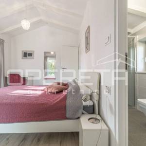 Istra, Sveti Petar u Šumi- Kuća s bazenom okružena zelenilom