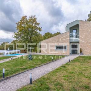 Istra, Sveti Petar u Šumi- Kuća s bazenom okružena zelenilom