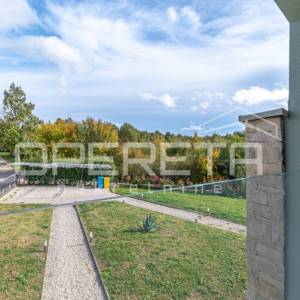 Istra, Sveti Petar u Šumi- Kuća s bazenom okružena zelenilom