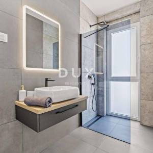 ISTRA, SVETVINČENAT – Moderna vila s grijanim bazenom, solarnom elektranom i potpunom privatnošću