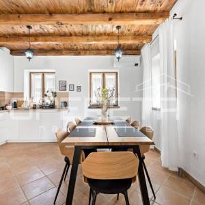 Istra, Svetvinčenat, novouređena vila sa bazenom