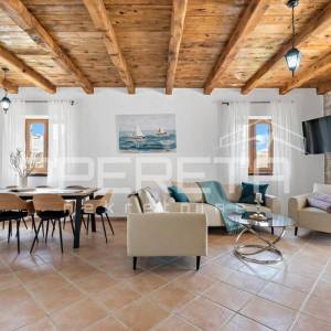 Istra, Svetvinčenat, novouređena vila sa bazenom