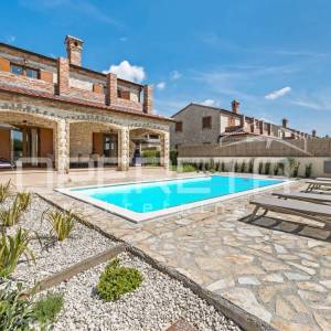 Istra, Svetvinčenat, novouređena vila sa bazenom