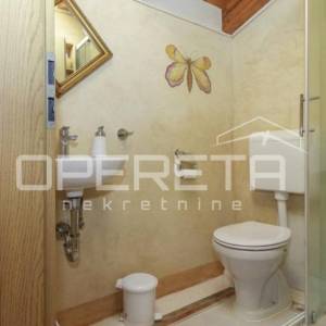 Istra, Svetvinčenat okolica-istarska kamena kuća s bazenom