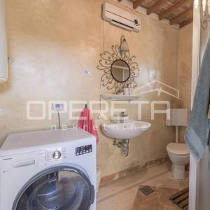 Istra, Svetvinčenat okolica-istarska kamena kuća s bazenom