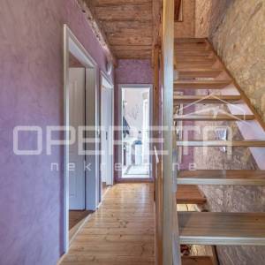 Istra, Svetvinčenat okolica-istarska kamena kuća s bazenom