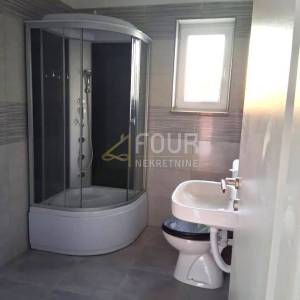 Istra, Svetvinčenat - okolica, samostojeća kuća s bazenom