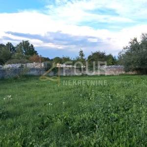 Istra, Svetvinčenat - okolica, samostojeća kuća s bazenom