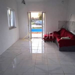 Istra, Svetvinčenat - okolica, samostojeća kuća s bazenom