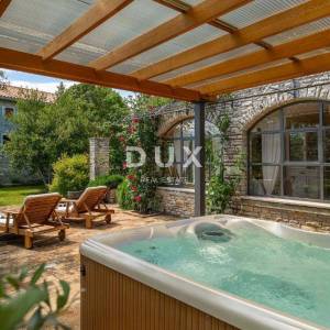 ISTRA, SVETVINČENAT – Privatno istarsko imanje s konobom, vrtom i dvjema kućama