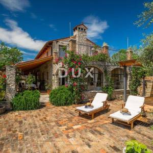 ISTRA, SVETVINČENAT – Privatno istarsko imanje s konobom, vrtom i dvjema kućama