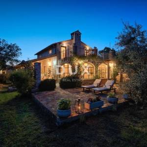 ISTRA, SVETVINČENAT – Privatno istarsko imanje s konobom, vrtom i dvjema kućama