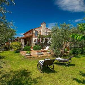 ISTRA, SVETVINČENAT – Privatno istarsko imanje s konobom, vrtom i dvjema kućama