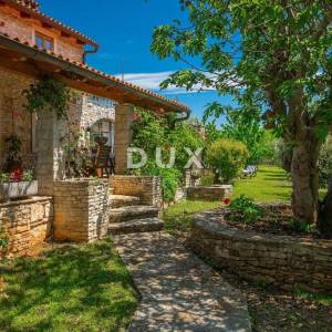 ISTRA, SVETVINČENAT – Privatno istarsko imanje s konobom, vrtom i dvjema kućama