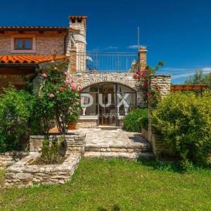 ISTRA, SVETVINČENAT – Privatno istarsko imanje s konobom, vrtom i dvjema kućama