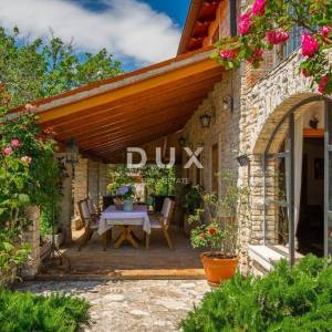 ISTRA, SVETVINČENAT – Privatno istarsko imanje s konobom, vrtom i dvjema kućama