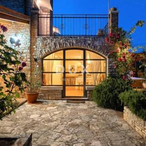 ISTRA, SVETVINČENAT – Privatno istarsko imanje s konobom, vrtom i dvjema kućama