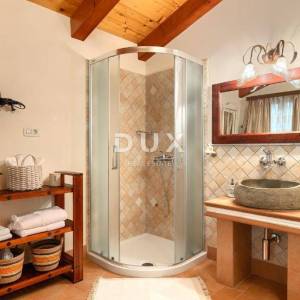 ISTRA, SVETVINČENAT – Privatno istarsko imanje s konobom, vrtom i dvjema kućama