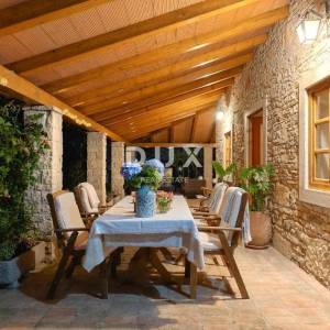 ISTRA, SVETVINČENAT – Privatno istarsko imanje s konobom, vrtom i dvjema kućama