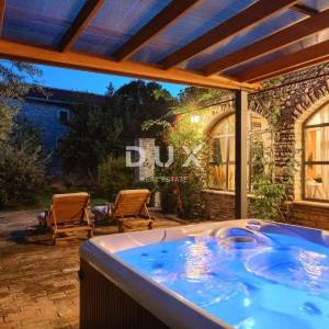 ISTRA, SVETVINČENAT – Privatno istarsko imanje s konobom, vrtom i dvjema kućama