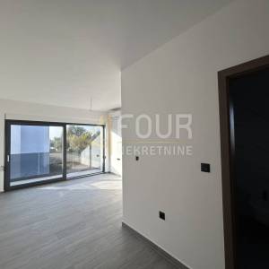 Istra, Tar, samostojeća kuća s bazenom