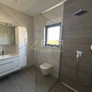 Istra, Tar, samostojeća kuća s bazenom