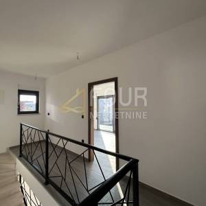 Istra, Tar, samostojeća kuća s bazenom