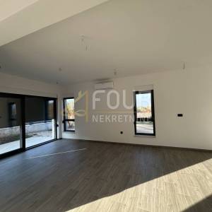 Istra, Tar, samostojeća kuća s bazenom