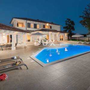 ISTRA, TINJAN - Raskošna kuća s bazenom