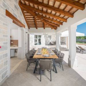 ISTRA, TINJAN - Raskošna kuća s bazenom