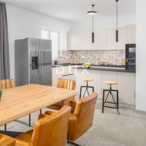 ISTRA, TINJAN - Raskošna kuća s bazenom