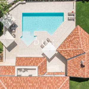 ISTRA, TINJAN - Raskošna kuća s bazenom