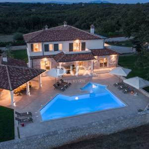 ISTRA, TINJAN - Raskošna kuća s bazenom