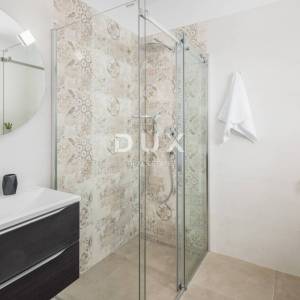 ISTRA, TINJAN - Raskošna kuća s bazenom