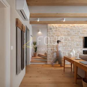 Istra, Tinjan, samostojeća vila s bazenom, pogled na more