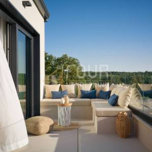 Istra, Tinjan, samostojeća vila s bazenom, pogled na more