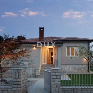 ISTRA, UMAG - Moderna prizemnica s bazenom 100 metara od mora