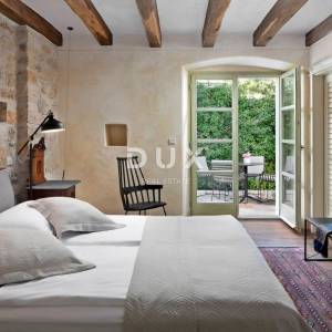 ISTRA, VIŠNJAN - Jedinstvena kamena kuća s bazenom