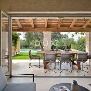 ISTRA, VIŠNJAN - Jedinstvena kamena kuća s bazenom